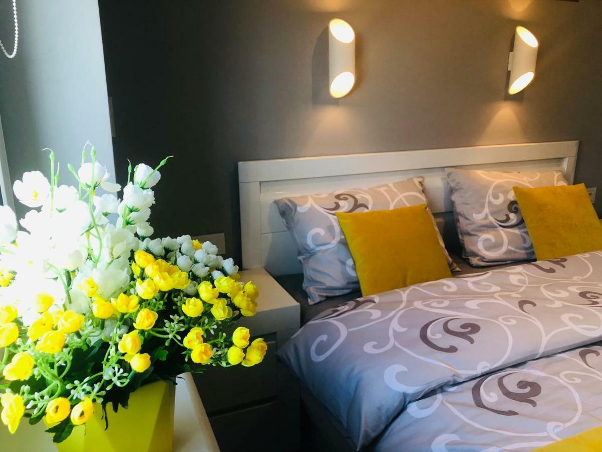 Apartament Elegance Yellow Rewal Kültér fotó