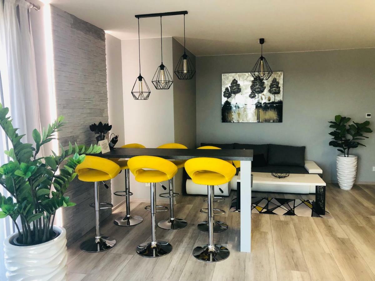 Apartament Elegance Yellow Rewal Kültér fotó