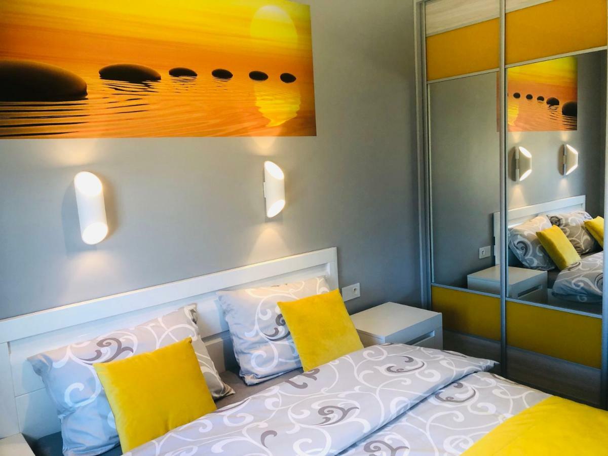 Apartament Elegance Yellow Rewal Kültér fotó