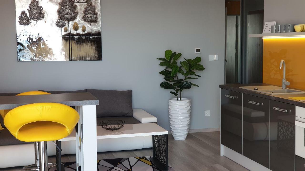 Apartament Elegance Yellow Rewal Kültér fotó