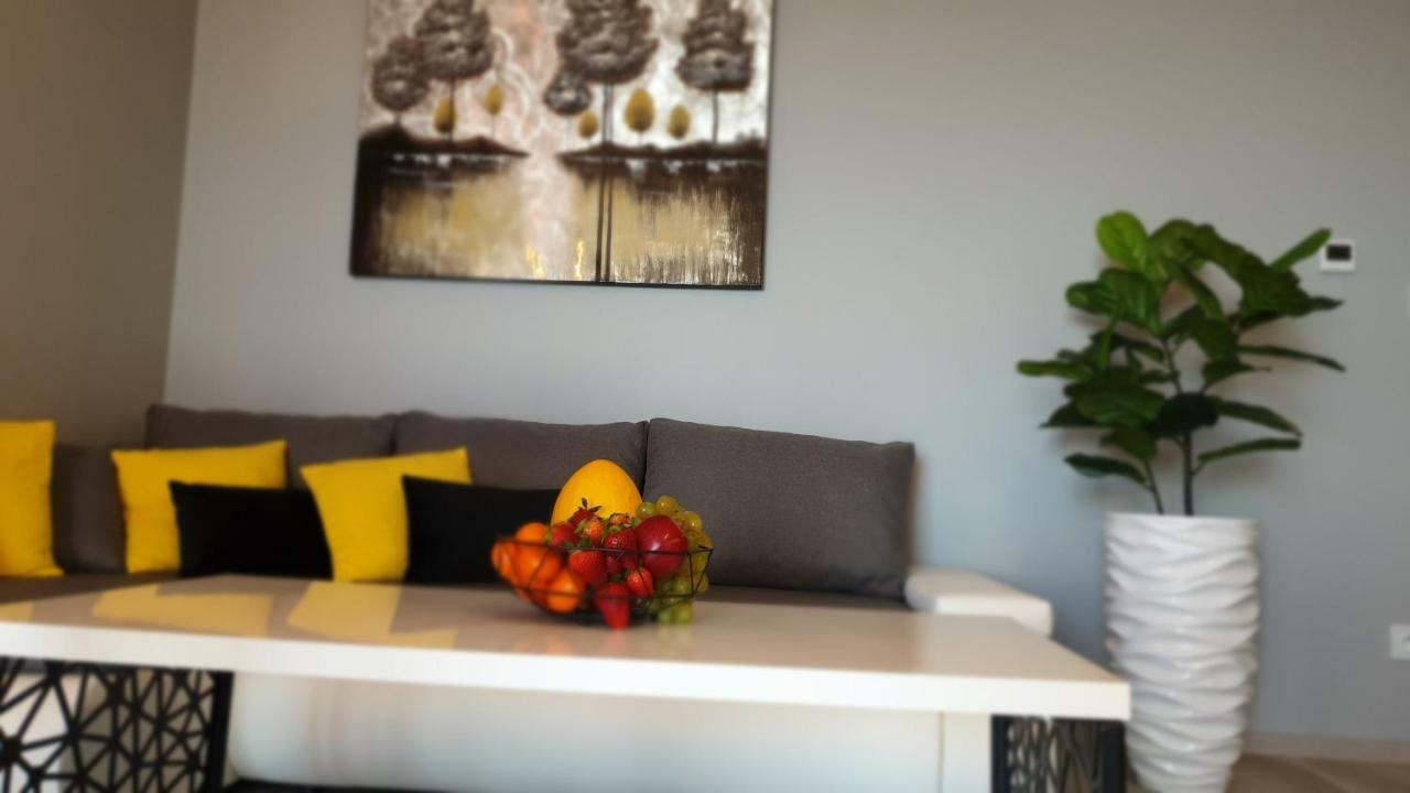 Apartament Elegance Yellow Rewal Kültér fotó